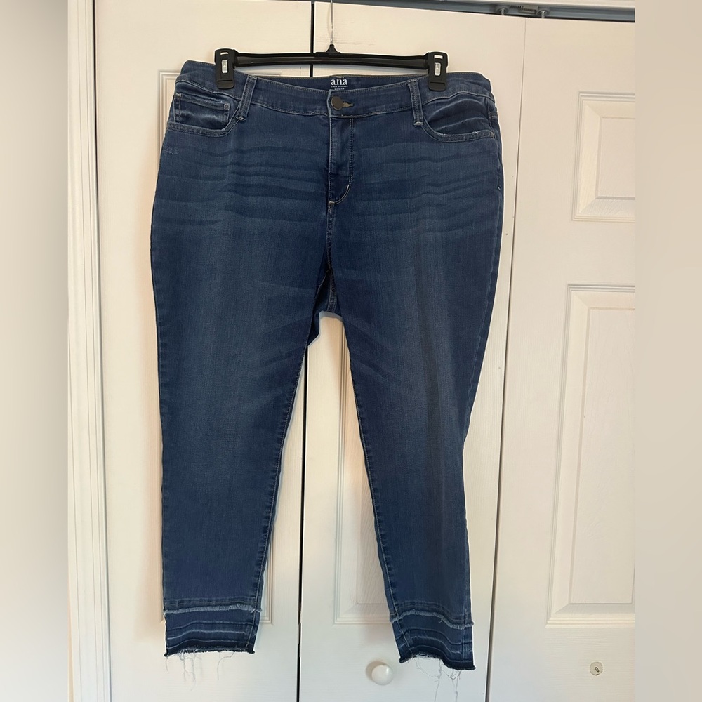 Women’s skinny ankle jeans
